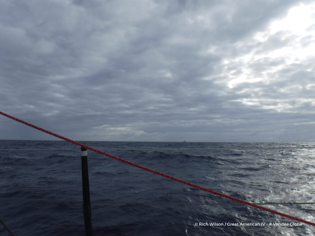 “偉大美國人四號”帆船發送的照片，2016年11月20日- 由Rich Wilson拍攝並發送自“偉大美國人四號”帆船，2016年11月20日– 由Rich Wilson拍攝巴西海軍的照片